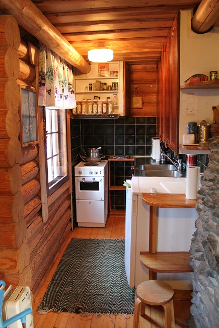 Keittiöstä löytyy kaikki tarvittava.